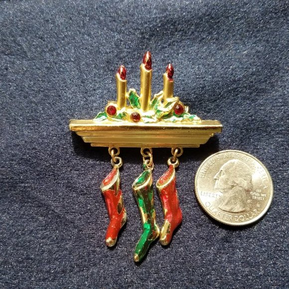 Holiday Jewelry - Night Before Christmas Brooch - Picture 2 of 4
